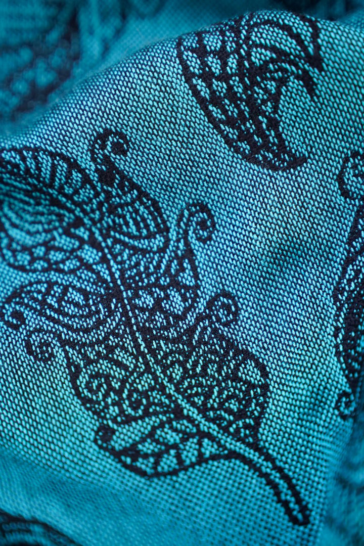 Serviette câline plumes de mandala Alexander - KOKADI